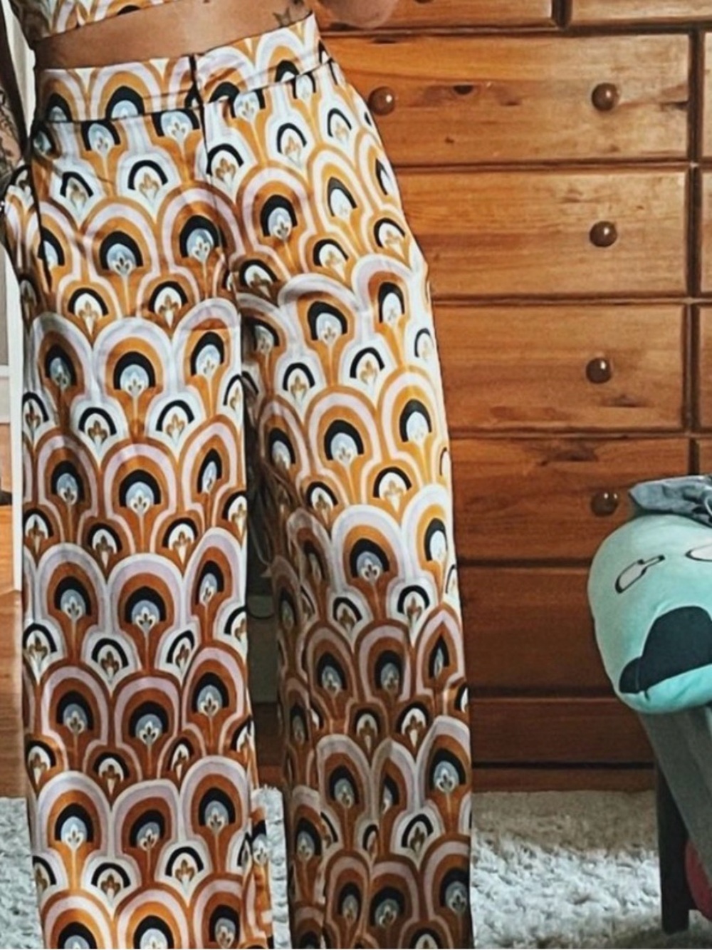 NWT House of Harlow Satin Print Wide Leg Pants - Picture 3 of 3